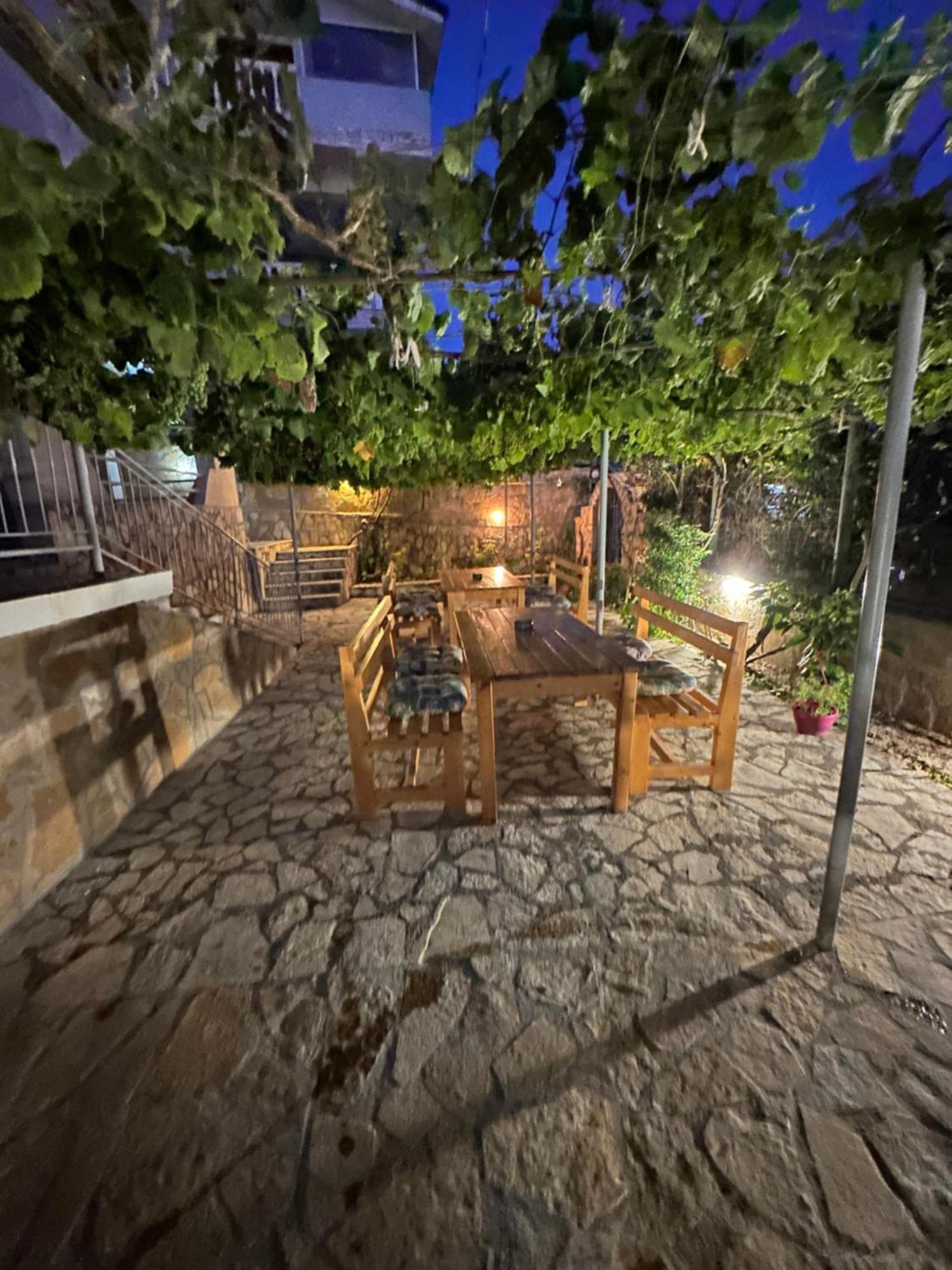 Vila Rapo Himare Exterior foto