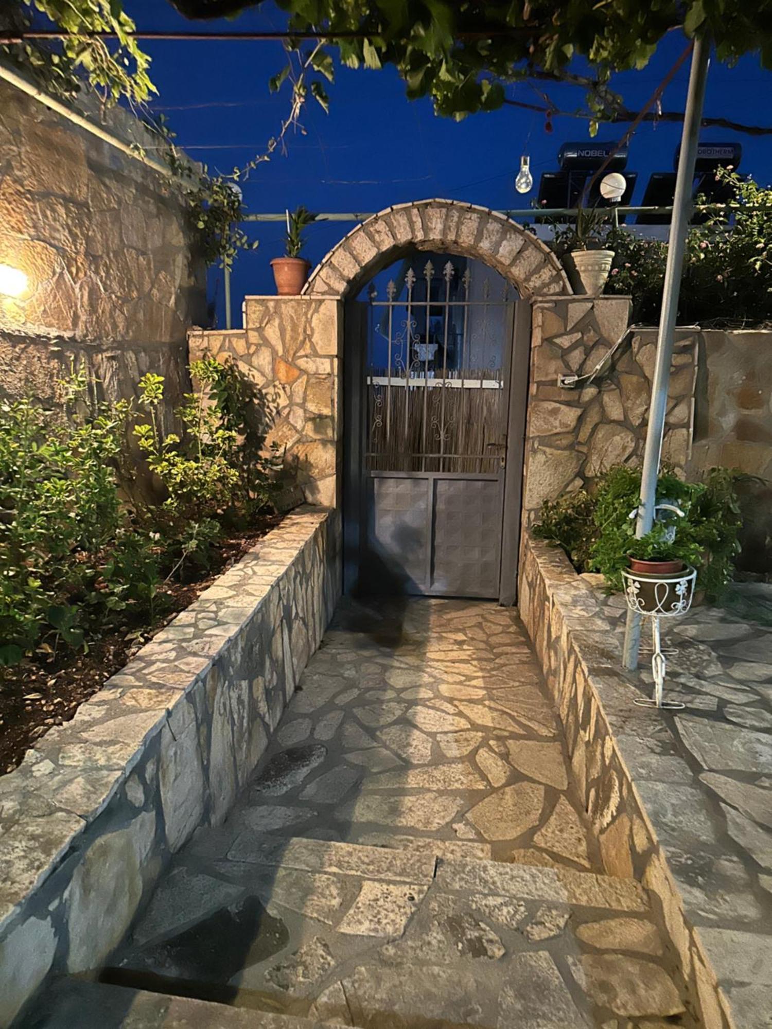 Vila Rapo Himare Exterior foto